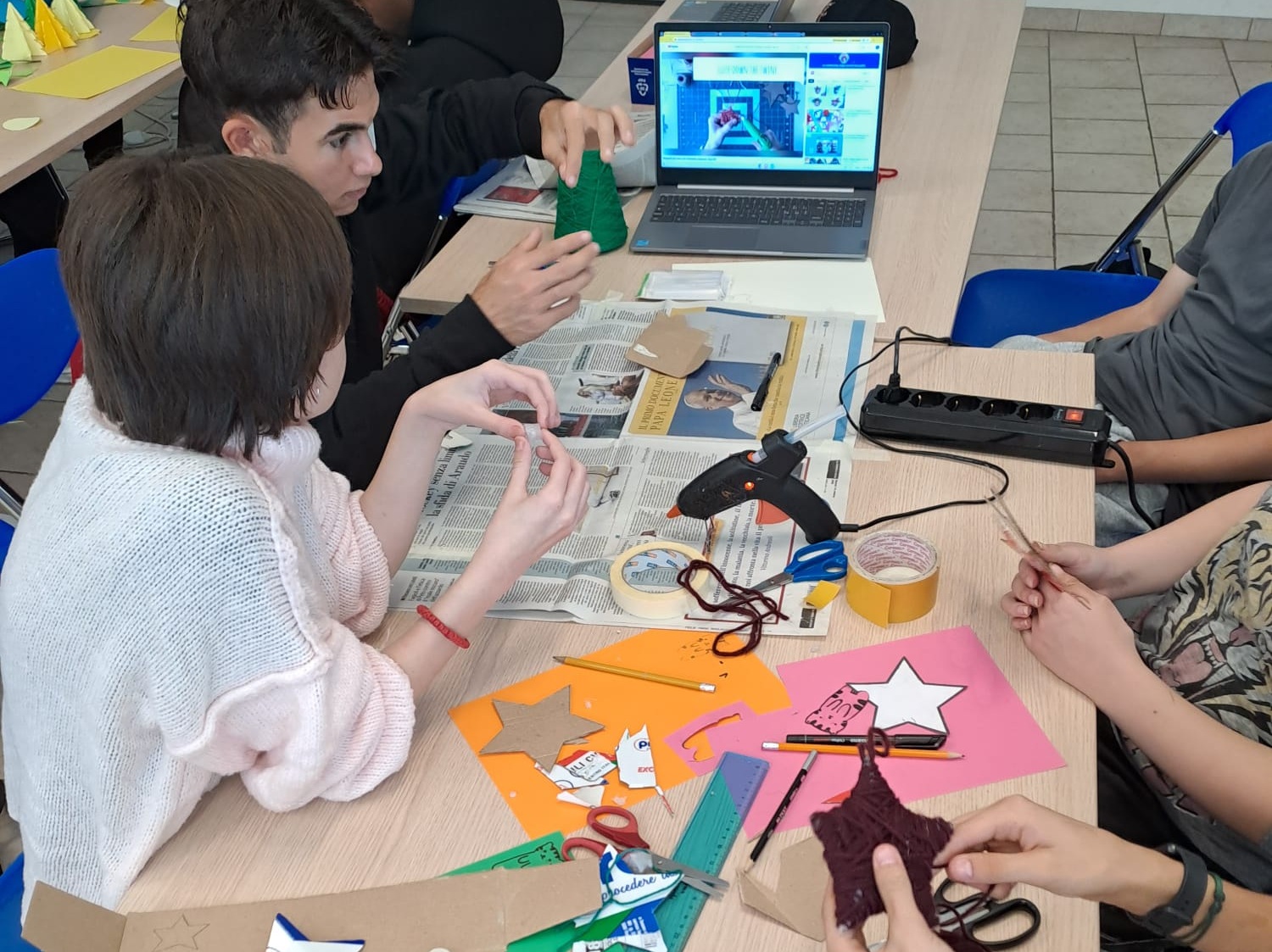 Creatività, manualità e tanta collaborazione nei nostri laboratori!